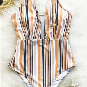 BRAND NEW Cupshe One-Piece